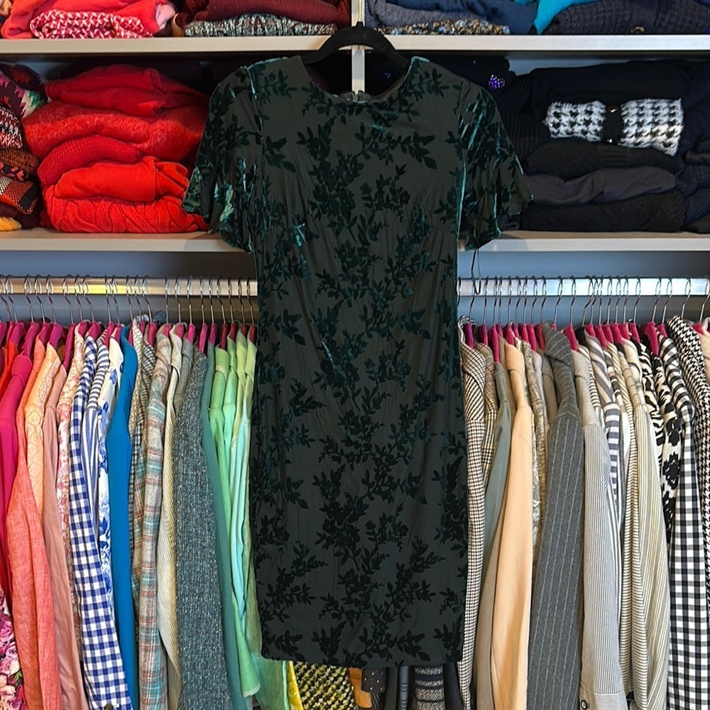 Calvin Klein emerald crushed velvet lined short sleeve dress size 2